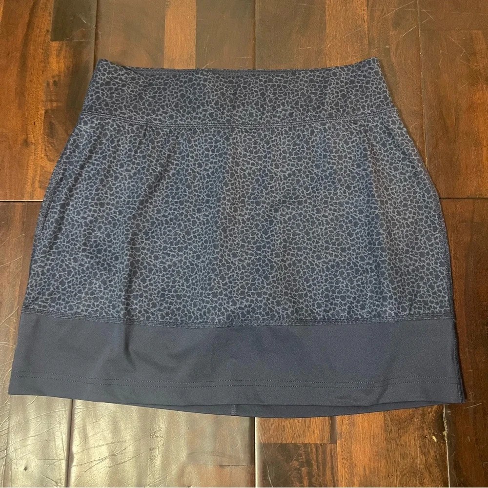 Columbia Navy Leopard Print Skort